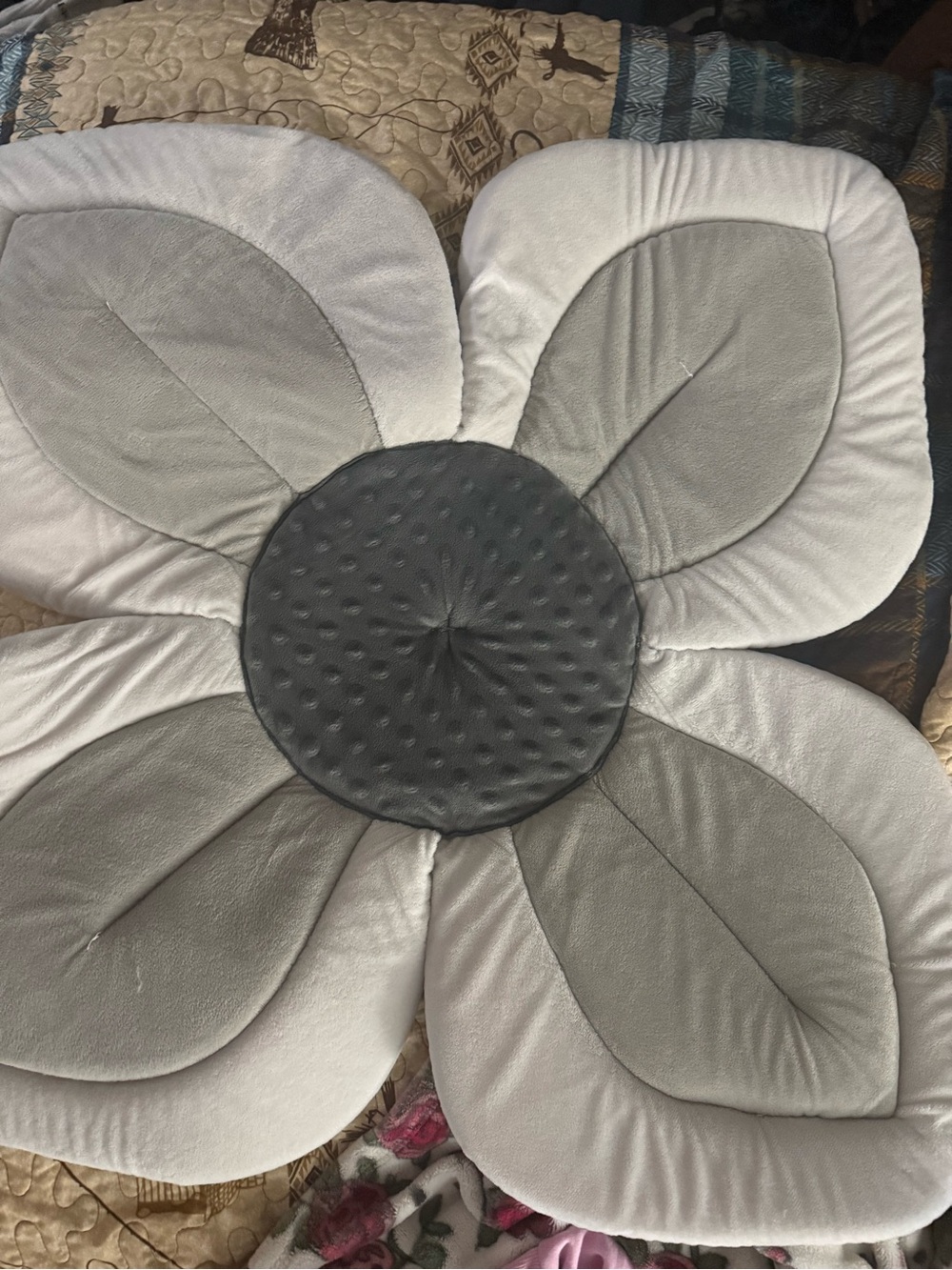 Gray Flower bath Mat